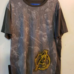 Disney Store Marvel Avengers T Shirt Avenger Logo Faded Faces Size XL